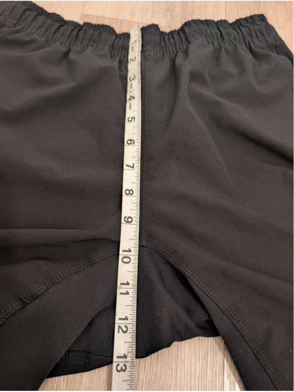 Nike Running Black Athletic 8" Shorts Green Embroidered Swoosh Zippered Pocket - Picture 6 of 7